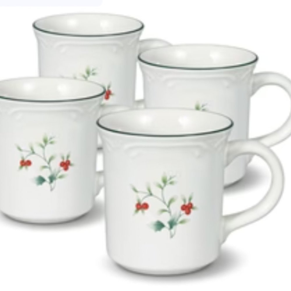 Winterberry Pfaltzgraff Set of 4 Mugs